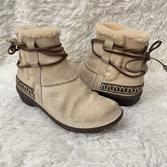 UGG Australia COVE Short Ankle BOOTS Lace Detail Tan Mocha Suede sz - Picture 1 of 8